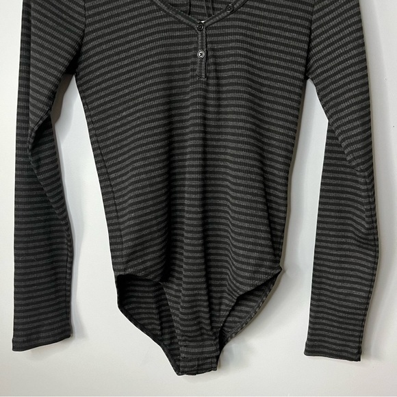 HATCH The Ruthie Long Sleeve Charcoal Heather Black Stripe Bodysuit Sz 2/M NWT - Picture 4 of 16